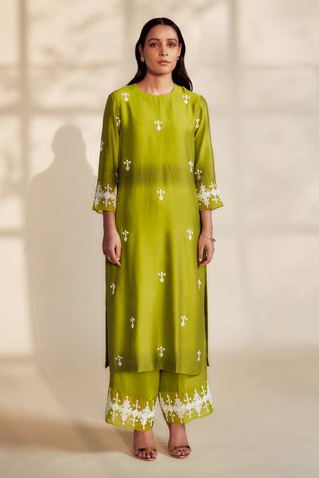 House Of Pink_Green Organza, Chanderi Silk Pearl Work, Sequins Round Embroidered Kurta Set _Online_at_Aza_Fashions