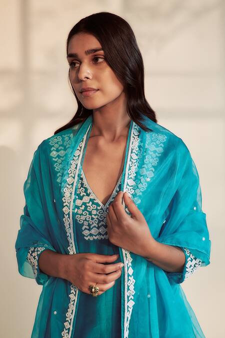 Shop House Of Pink Blue Organza, Chanderi Silk Pearl Work, Sequins V Neck Embroidered Kurta Set Online at Aza Fashions Shop_House Of Pink_Blue Organza, Chanderi Silk Pearl Work, Sequins V Neck Embroidered Kurta Set _Online_at_Aza_Fashions