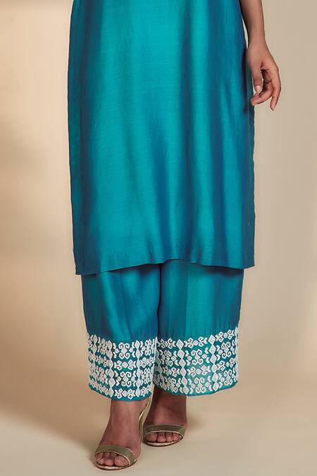 House Of Pink Blue Organza, Chanderi Silk Pearl Work, Sequins V Neck Embroidered Kurta Set at Aza Fashions House Of Pink_Blue Organza, Chanderi Silk Pearl Work, Sequins V Neck Embroidered Kurta Set _at_Aza_Fashions