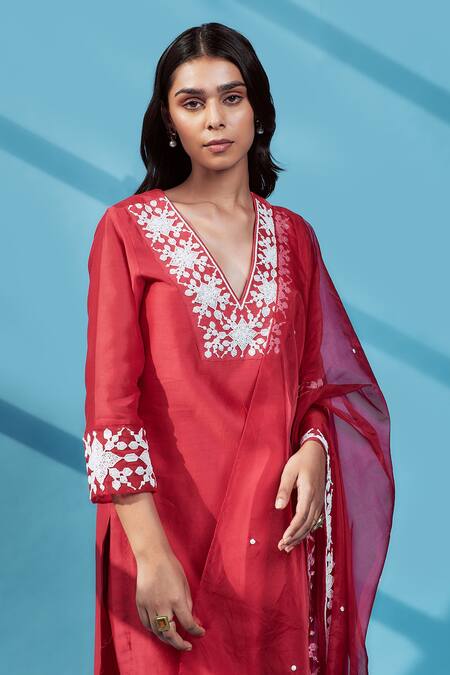 Buy House Of Pink Red Organza, Chanderi Silk Cutdana, Pearl Work, Sequins V Embroidered Kurta Set Online at Aza Fashions Buy_House Of Pink_Red Organza, Chanderi Silk Cutdana, Pearl Work, Sequins V Embroidered Kurta Set_Online_at_Aza_Fashions