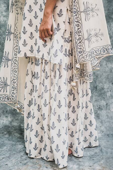 House Of Pink_White Chanderi Kurta Set _at_Aza_Fashions