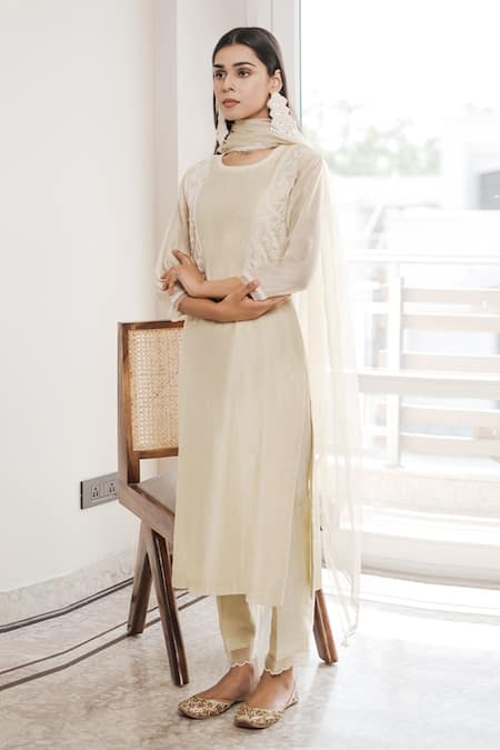 House Of Pink Green Organza, Chanderi Round Kurta Set Online at Aza Fashions House Of Pink_Green Organza, Chanderi Round Kurta Set _Online_at_Aza_Fashions
