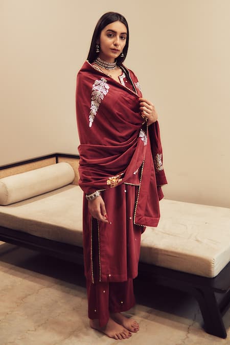 House Of Pink Maroon Pure Velvet Notched Embroidered Kurta Set Online at Aza Fashions House Of Pink_Maroon Pure Velvet Notched Embroidered Kurta Set _Online_at_Aza_Fashions