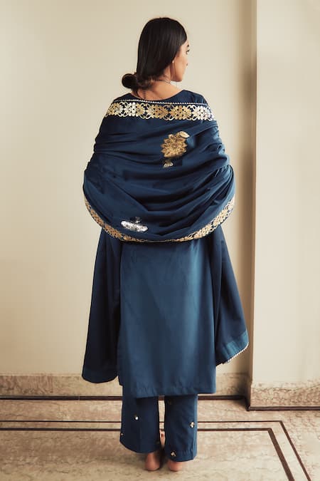 Shop House Of Pink Blue Pure Velvet U Neck Embroidered Kurta Set at Aza Fashions Shop_House Of Pink_Blue Pure Velvet U Neck Embroidered Kurta Set _at_Aza_Fashions