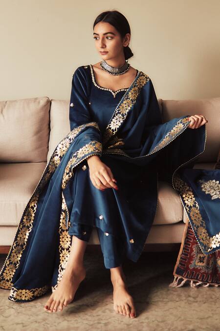 Buy House Of Pink Blue Pure Velvet U Neck Embroidered Kurta Set Online at Aza Fashions Buy_House Of Pink_Blue Pure Velvet U Neck Embroidered Kurta Set _Online_at_Aza_Fashions