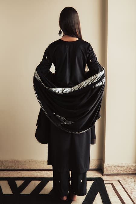 Shop House Of Pink Black Pure Velvet V Neck Embroidered Kurta Set at Aza Fashions Shop_House Of Pink_Black Pure Velvet V Neck Embroidered Kurta Set _at_Aza_Fashions