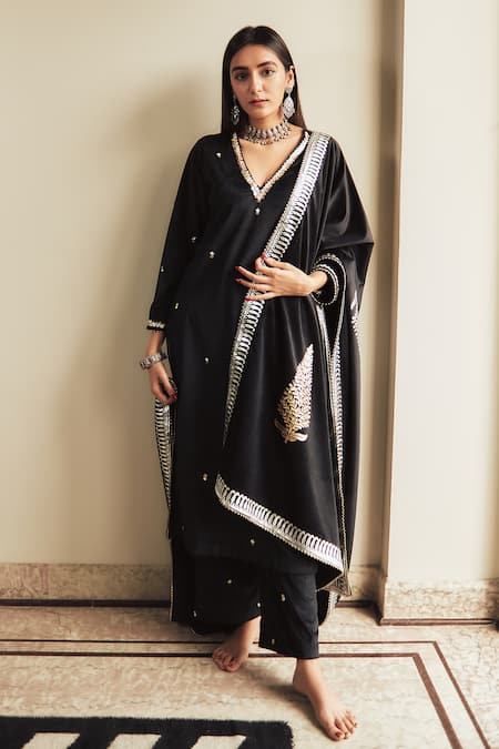 House Of Pink Black Pure Velvet V Neck Embroidered Kurta Set Online at Aza Fashions House Of Pink_Black Pure Velvet V Neck Embroidered Kurta Set _Online_at_Aza_Fashions