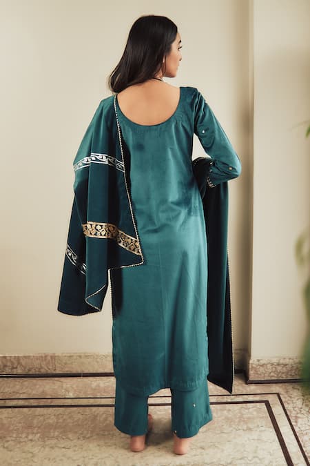 Shop House Of Pink Green Pure Velvet Scoop Neck Embroidered Kurta Set at Aza Fashions Shop_House Of Pink_Green Pure Velvet Scoop Neck Embroidered Kurta Set _at_Aza_Fashions