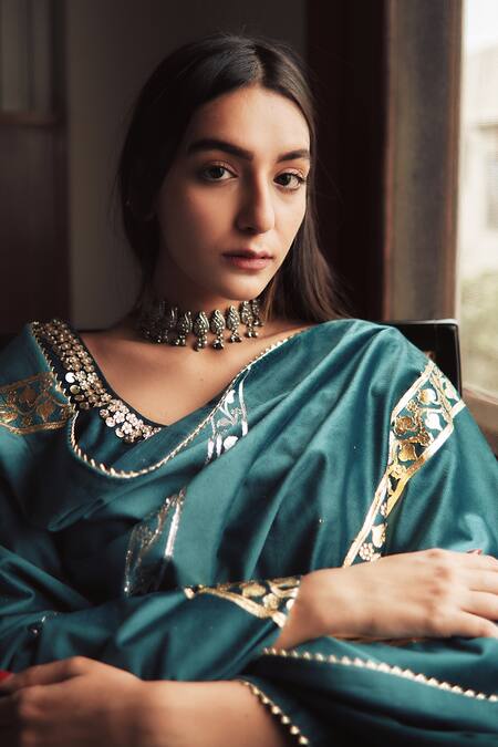 Shop House Of Pink Green Pure Velvet Scoop Neck Embroidered Kurta Set Online at Aza Fashions Shop_House Of Pink_Green Pure Velvet Scoop Neck Embroidered Kurta Set _Online_at_Aza_Fashions