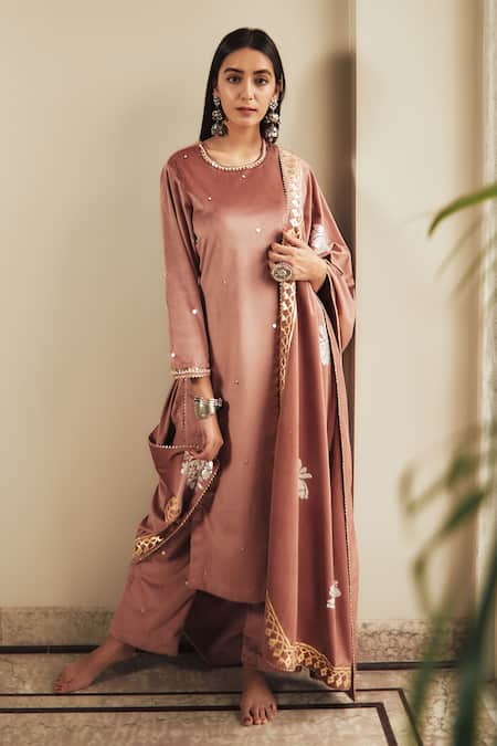 HOUSE OF PINK Pink Pure Velvet Embroidery Round Kurta Set 