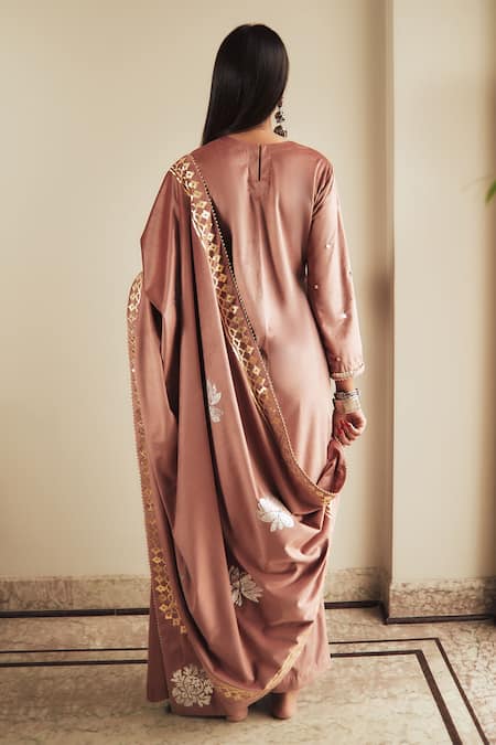 House Of Pink Velvet Embroidered Kurta Set 
