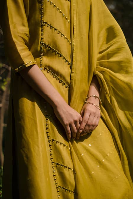 Shop_House Of Pink_Green Chanderi, Crushed Cotton Kurta Set_Online_at_Aza_Fashions