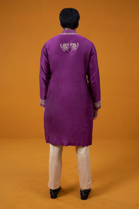 Wabi Sabi By Anshum-Ritesh Horse Sea Horse Embroidered Kurta Set 