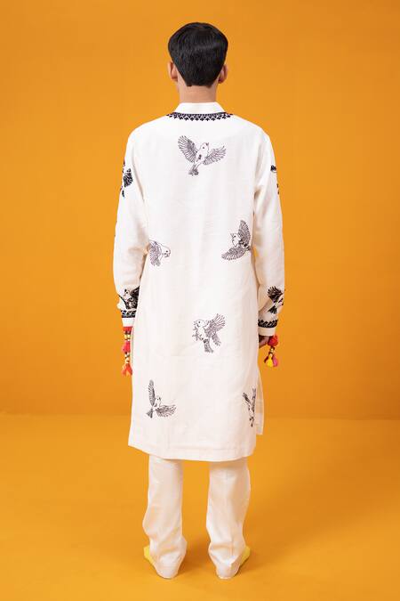 Shop_Wabi Sabi By Anshum-Ritesh_Ivory Chanderi Embroidery House Sparrows Kurta Set _at_Aza_Fashions