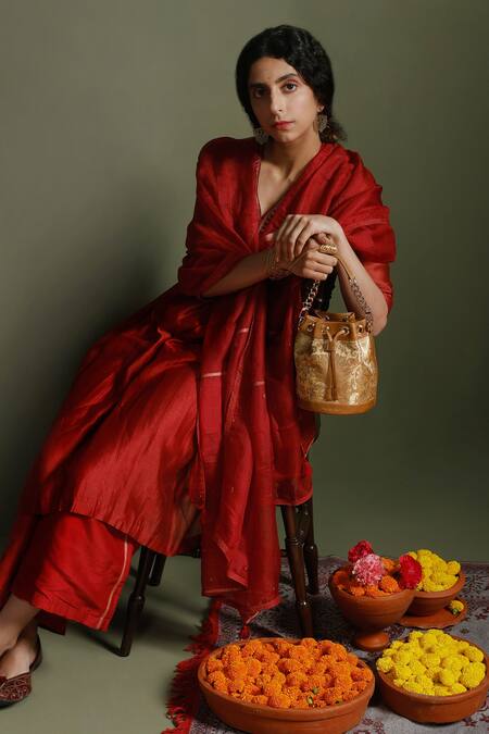 Buy_Tan & Loom_Gold Embroidery Bombay Brocade Flower Woven Bucket Bag _Online_at_Aza_Fashions