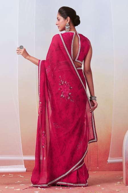 ISHA GUPTA TAYAL Pink Silk, Organza Floral V Neck Print Saree With Blouse Online at Aza Fashions ISHA GUPTA TAYAL_Pink Silk, Organza Floral V Neck Print Saree With Blouse _Online_at_Aza_Fashions