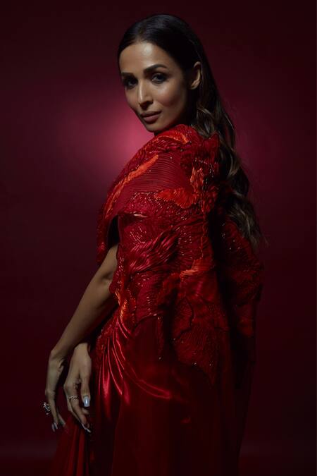 Amit Aggarwal Maroon Satin Pre-draped Organza Saree With Blouse Online at Aza Fashions Amit Aggarwal_Maroon Satin Pre-draped Organza Saree With Blouse_Online_at_Aza_Fashions