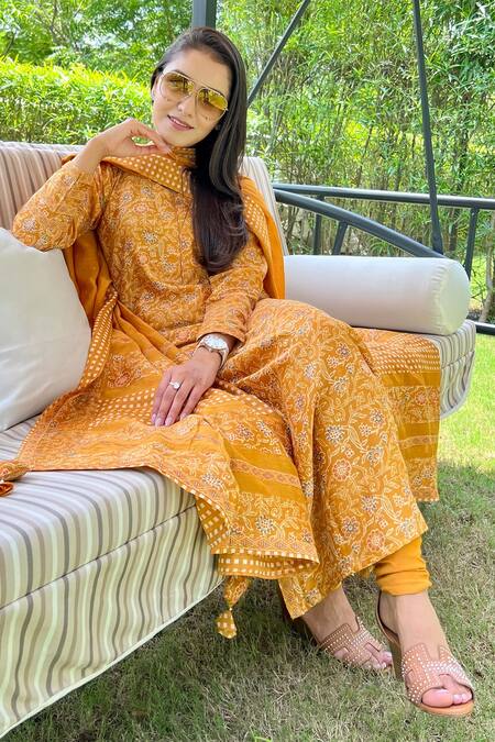 Shop Shrutkirti Yellow Chanderi Printed Floral Round Botanical Kurta Set Online at Aza Fashions Shop_Shrutkirti_Yellow Chanderi Printed Floral Round Botanical Kurta Set _Online_at_Aza_Fashions