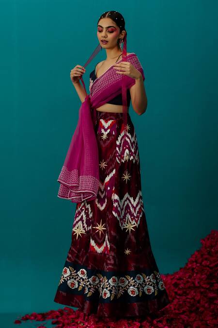 Latha Puttanna Pink Silk Organza Embroidered Pearls Work Dupatta Online at Aza Fashions Latha Puttanna_Pink Silk Organza Embroidered Pearls Work Dupatta _Online_at_Aza_Fashions