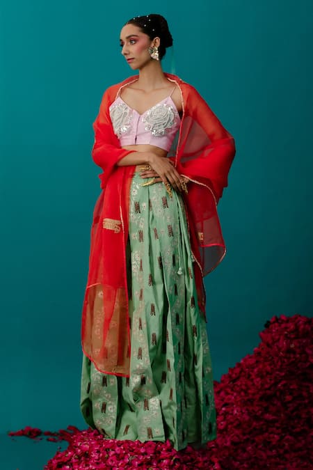 Latha Puttanna_Green Karnataka Silk Embroidered Tiger V Neck Pattern Skirt Set_at_Aza_Fashions