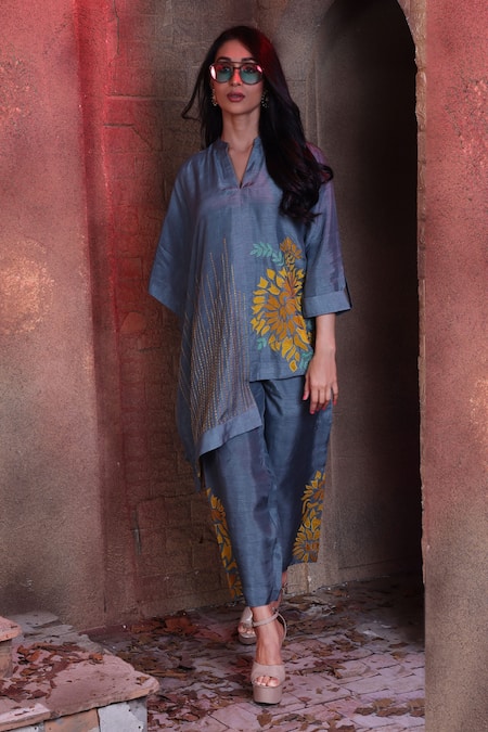 Sunita Nagi Green Silk Applique, Embroidery V-neck Asymmetric Top And Pant Set Online at Aza Fashions Sunita Nagi_Green Silk Applique, Embroidery V-neck Asymmetric Top And Pant Set _Online_at_Aza_Fashions