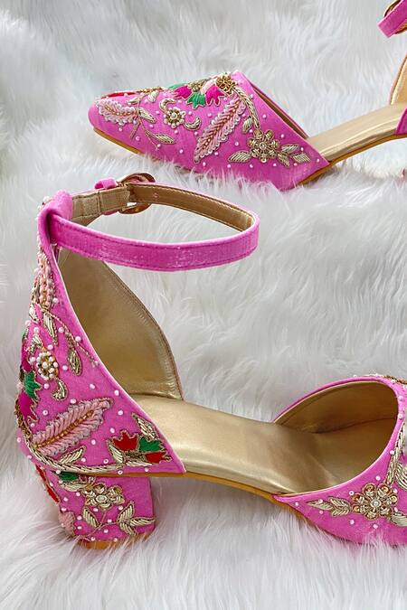 Shiveen Shiveen_Pink Embroidery Mule Block Heels _Online_at_Aza_Fashions