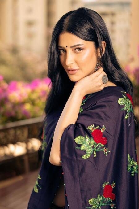 Label Earthen_Blue Chanderi Silk Embroidery Round Neck Phool Pathi Saree With Blouse _at_Aza_Fashions