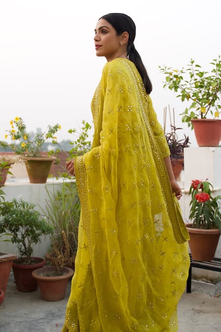 Buy_Archana Jaju_Yellow Handwoven Chanderi, Organza Silk Mirror Round Work Kurta Sharara Set_Online_at_Aza_Fashions