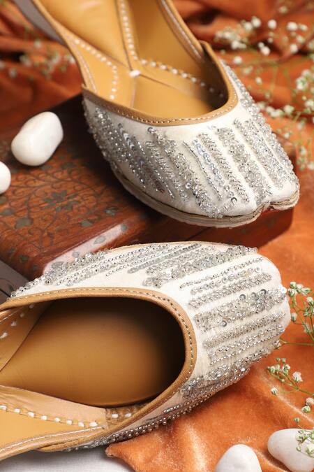 Label Deepti Bajaj_White Embellished Juttis _Online_at_Aza_Fashions