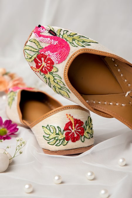 Label Deepti Bajaj_White Embroidered Lush Silk Juttis _Online_at_Aza_Fashions