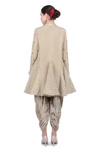Nikasha Silk Embroidered Kurta Dhoti Set 