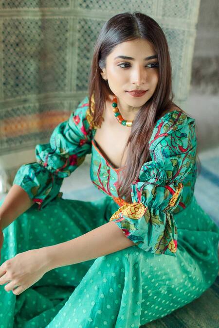 Shachi Sood Green Dupion , Chanderi Sequins And Pearls Embroidered Jumpsuit Online at Aza Fashions Shachi Sood_Green Dupion , Chanderi Sequins And Pearls Embroidered Jumpsuit _Online_at_Aza_Fashions