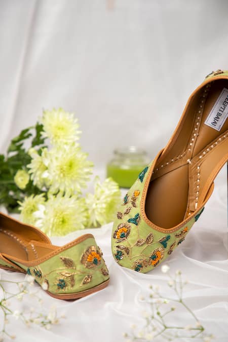 Label Deepti Bajaj Embroidered Juttis 