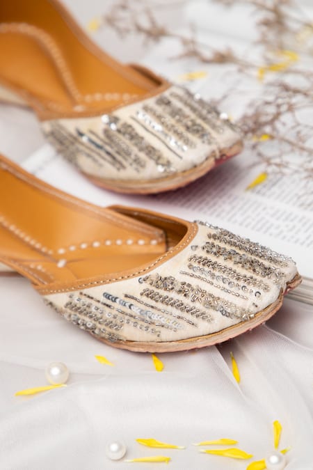 Label Deepti Bajaj Embellished Juttis 