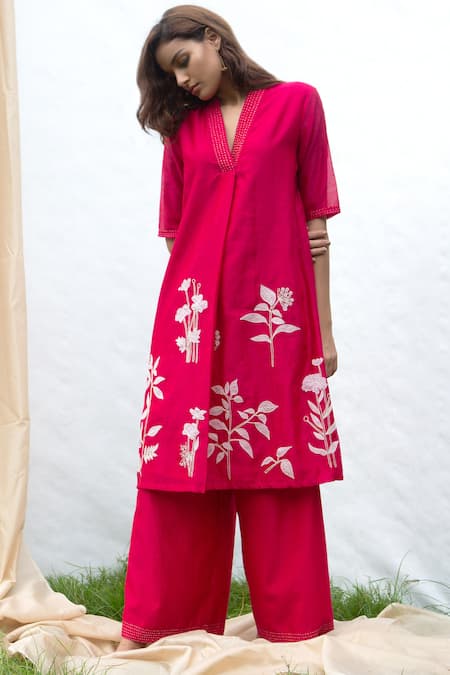 Payal Pratap Red Chanderi V-shaped Neckline Kurta Set  