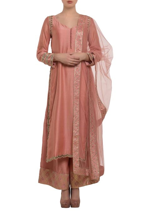 Neha Khullar Peach mukaish embroidered kurta set 
