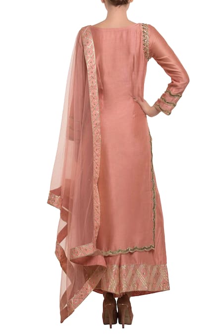 Neha Khullar Peach mukaish embroidered kurta set 