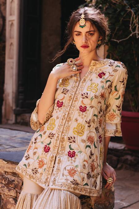 Buy_Samatvam By Anjali Bhaskar_Off White Shantoon, Habutai Silk Round Embroidered Kurta Sharara Set _Online_at_Aza_Fashions