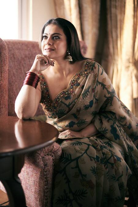 Shop_Archana Jaju_Brown Silk Floral Patterns, Kalamkari Sweetheart Neck Pure Saree With Blouse_Online_at_Aza_Fashions