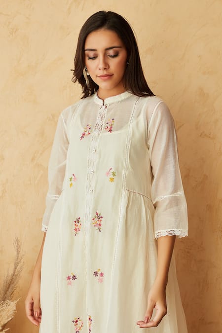 Buy Begum White Kurta Chanderi Pant And Inner Slip Cotton Mandarin & Set Online at Aza Fashions Buy_Begum_White Kurta Chanderi Pant And Inner Slip Cotton Mandarin & Set _Online_at_Aza_Fashions