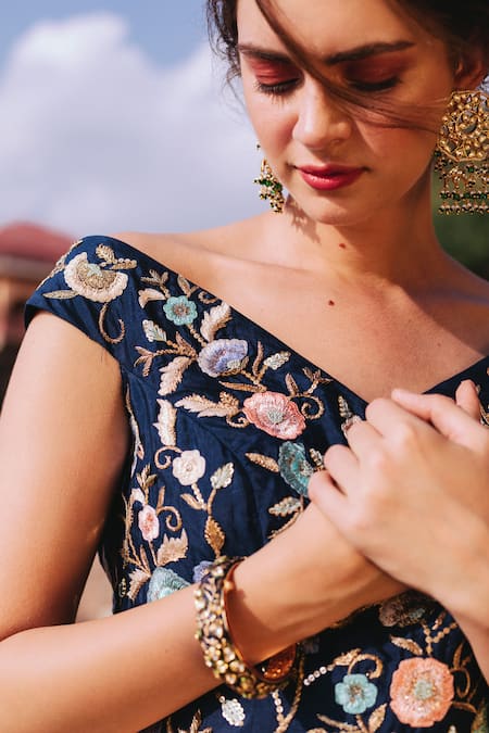 Samatvam By Anjali Bhaskar Blue Silk Shantoon V-shaped Neckline Skirt Set at Aza Fashions Samatvam By Anjali Bhaskar_Blue Silk Shantoon V-shaped Neckline Skirt Set _at_Aza_Fashions