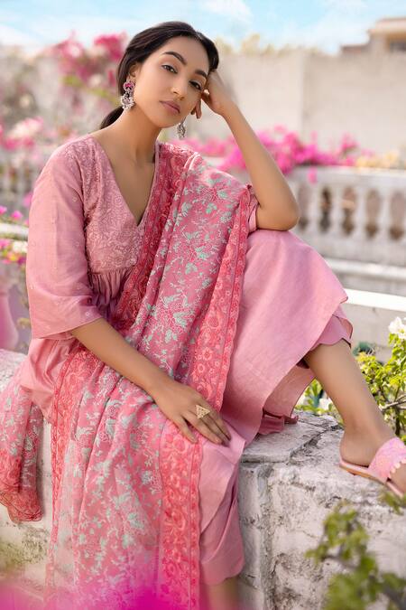 Buy_Chhaya Mehrotra_Pink Kurta Handwoven Chanderi Pants Cotton Dupatta Silk Organza V Neck Set _Online_at_Aza_Fashions