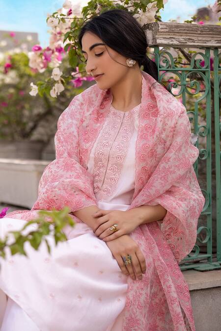Buy Chhaya Mehrotra Pink Kurta Handwoven Chanderi Pants Cotton Dupatta Silk Organza Round Set Online at Aza Fashions Buy_Chhaya Mehrotra_Pink Kurta Handwoven Chanderi Pants Cotton Dupatta Silk Organza Round Set _Online_at_Aza_Fashions