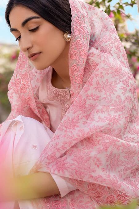 Chhaya Mehrotra Pink Kurta Handwoven Chanderi Pants Cotton Dupatta Silk Organza Round Set at Aza Fashions Chhaya Mehrotra_Pink Kurta Handwoven Chanderi Pants Cotton Dupatta Silk Organza Round Set _at_Aza_Fashions