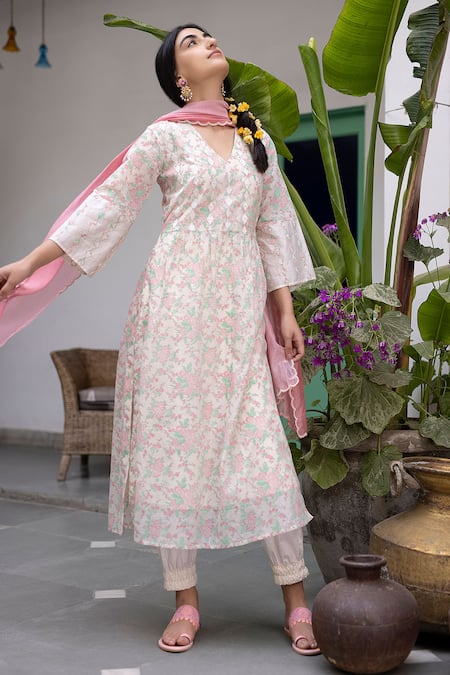 Shop Chhaya Mehrotra White Anarkali Handwoven Chanderi Salwar Cotton V Neck Set at Aza Fashions Shop_Chhaya Mehrotra_White Anarkali Handwoven Chanderi Salwar Cotton V Neck Set _at_Aza_Fashions