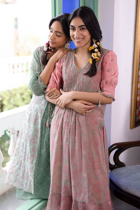 Buy Chhaya Mehrotra Pink Kurta Handwoven Chanderi Salwar Cotton V Neck Set Online at Aza Fashions Buy_Chhaya Mehrotra_Pink Kurta Handwoven Chanderi Salwar Cotton V Neck Set _Online_at_Aza_Fashions