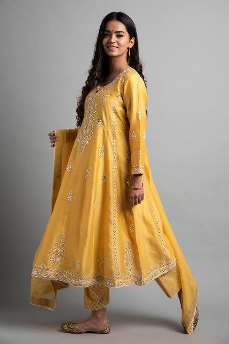 Heena Kochhar_Yellow Chanderi Lucknowi Anarkali Set_Online_at_Aza_Fashions