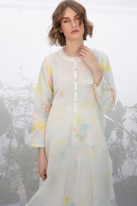 Buy Arcvsh By Pallavi Singh White Cotton, Chanderi, Linen Kurta Round Pant Set Online at Aza Fashions Buy_Arcvsh By Pallavi Singh_White Cotton, Chanderi, Linen Kurta Round Pant Set _Online_at_Aza_Fashions