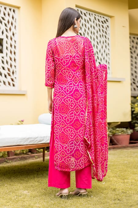 Shop Gulabo Jaipur Pink Cotton, Georgette Round Bandhani Print Kurta Set at Aza Fashions Shop_Gulabo Jaipur_Pink Cotton, Georgette Round Bandhani Print Kurta Set _at_Aza_Fashions