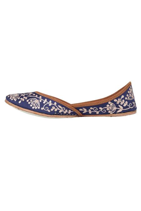Buy_Imlee Jaipur_Blue Silk Embroidered Juttis _Online_at_Aza_Fashions